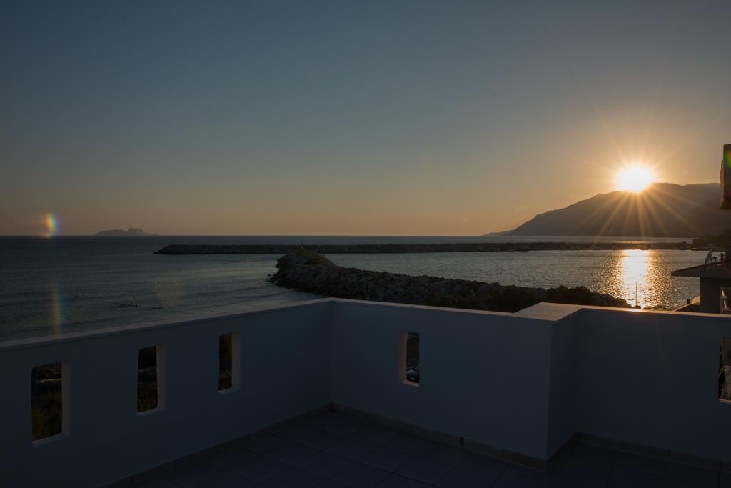 Golden Sun Apartment Кокинос Пиргос Екстериор снимка